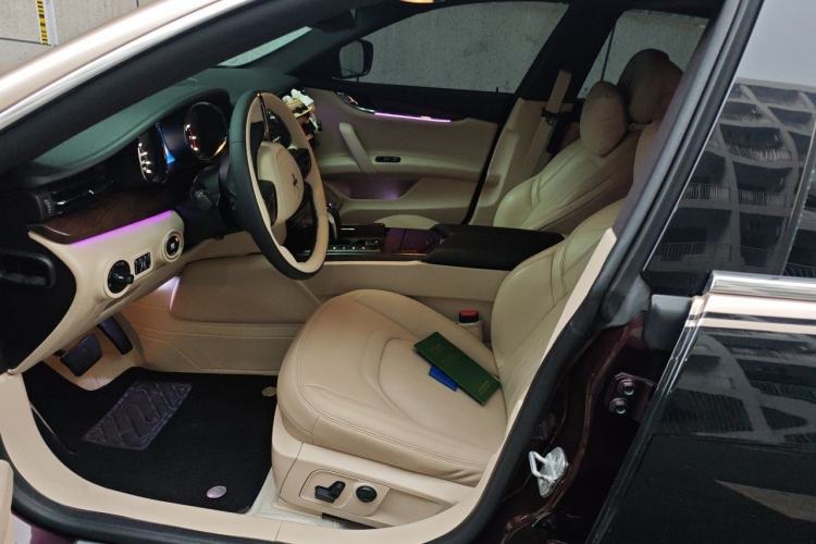 Used Maserati President 2013 3.0T Standard Model Left Front Seat