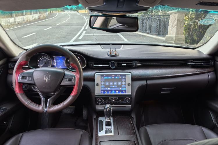 Used Maserati President 2013 3.0T Standard Model Interior 2