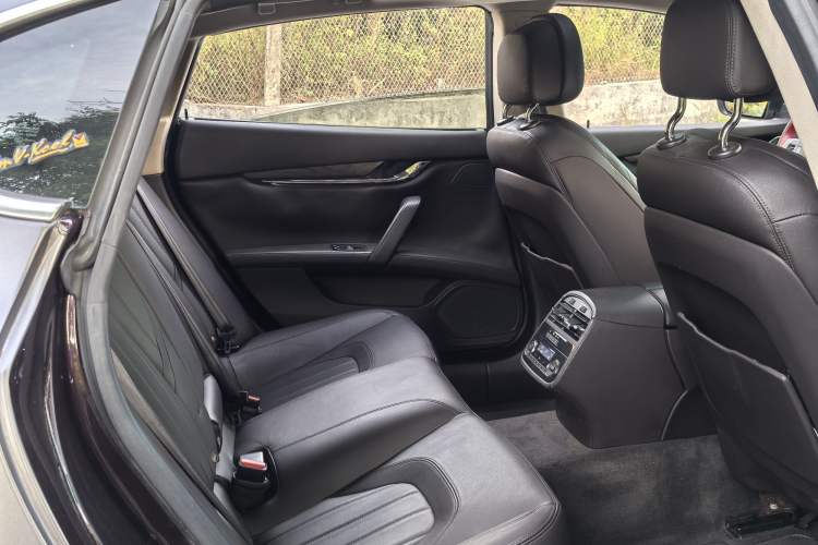 Used Maserati President 2013 3.0T Standard Model Interior 8