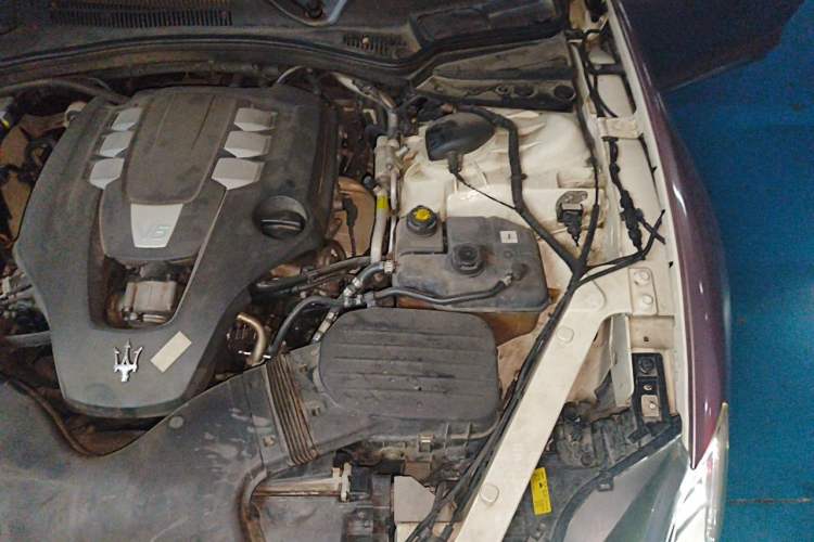 Used Maserati President 2013 3.0T Standard Model Engine Bay Left