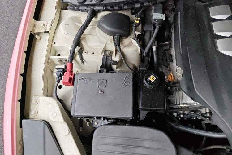 Used Maserati President  Engine Bay Right