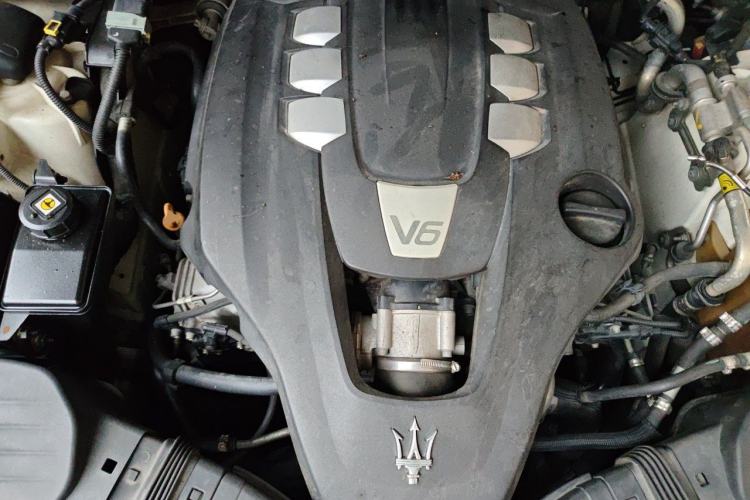 Used Maserati President  Engine Bay