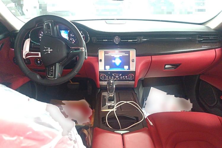 Used Maserati President 2013 3.0T Standard Model Center Console
