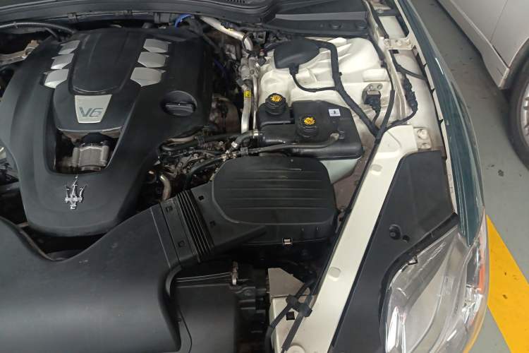 Used Maserati President 2013 3.0T Standard Model Engine Bay Left