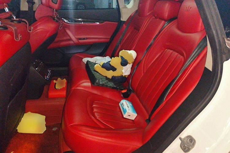 Used Maserati President 2013 3.0T Standard Model Left Rear Seat