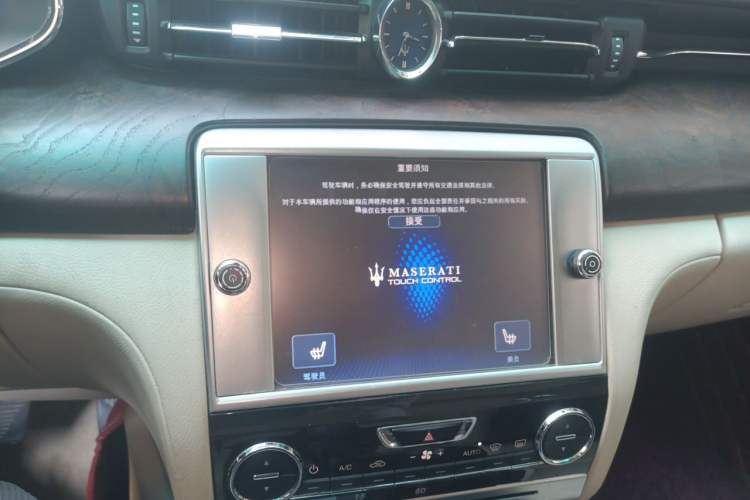 Used Maserati President 2013 3.0T Standard Model Audio And AC Panel