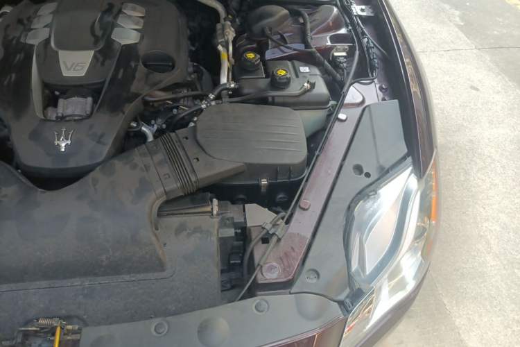 Used Maserati President 2013 3.0T Standard Model Engine Bay Left