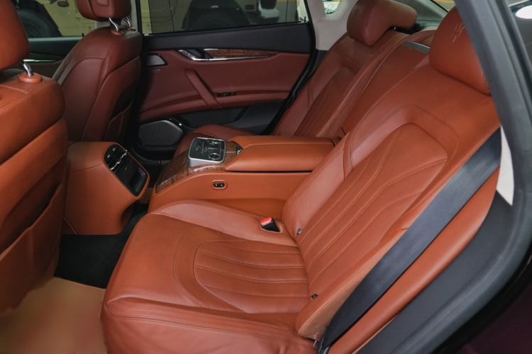 Used Maserati President 2013 3.8T Standard Model Interior 3