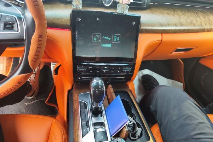 Used Maserati President 2013 3.0T Standard Model Audio And AC Panel