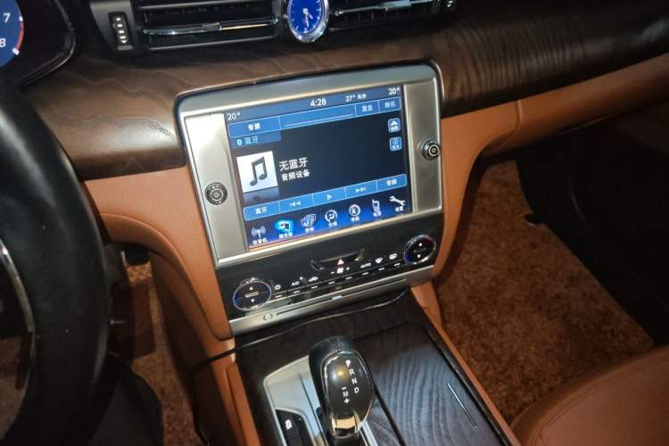 Used Maserati President 2013 3.0T Standard Model Audio And AC Panel