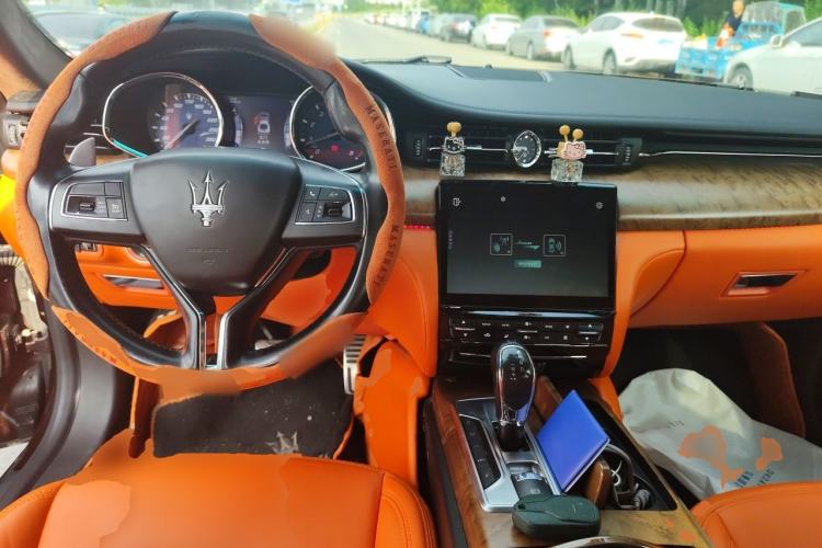 Used Maserati President 2013 3.0T Standard Model Center Console
