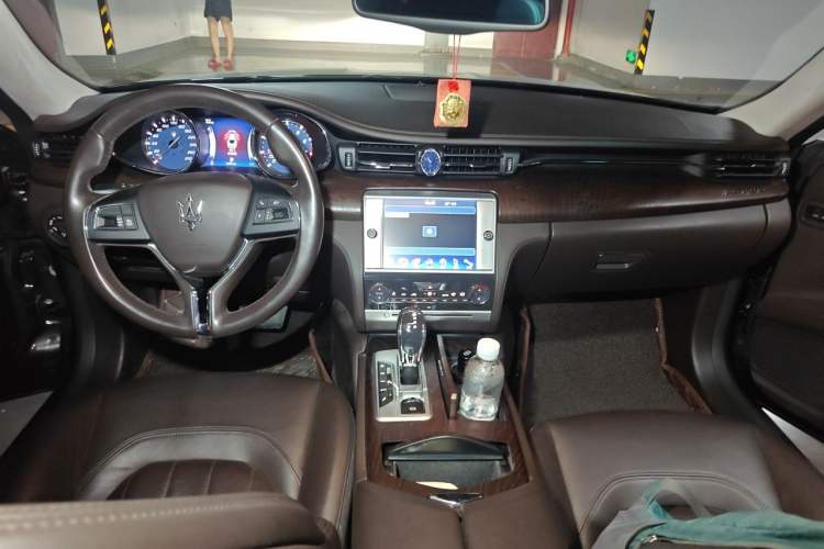 Used Maserati President 2013 3.0T Standard Model Center Console