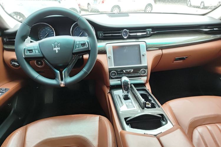Used Maserati President 2013 3.0T Standard Model Center Console