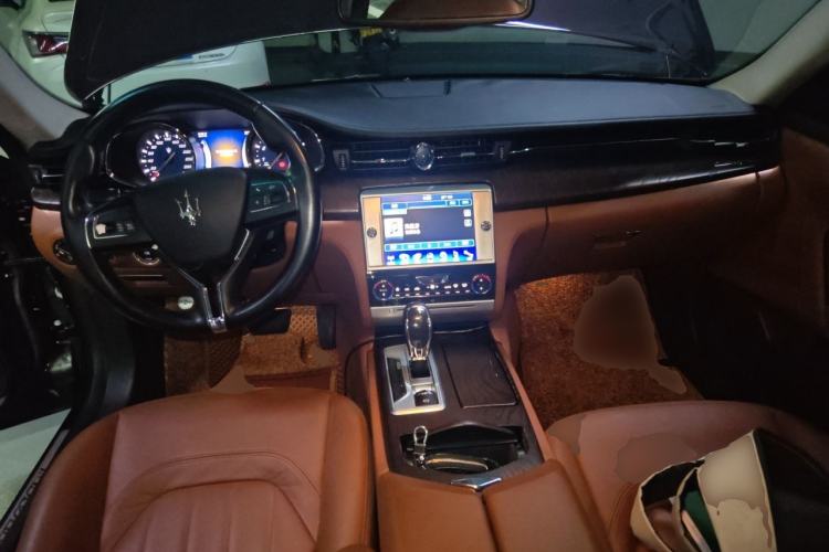 Used Maserati President 2013 3.0T Standard Model Center Console