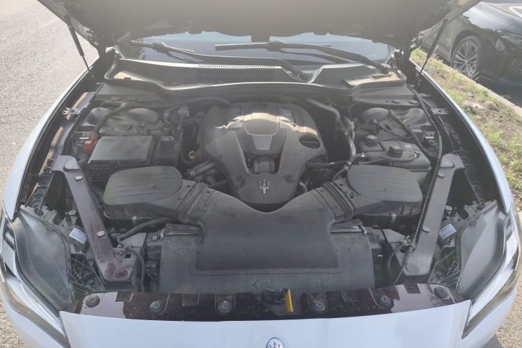 Used Maserati President 2013 3.0T Standard Model Engine Bay