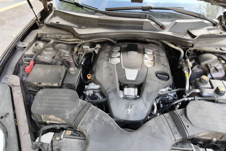 Used Maserati President 2013 3.0T Standard Model Engine Bay