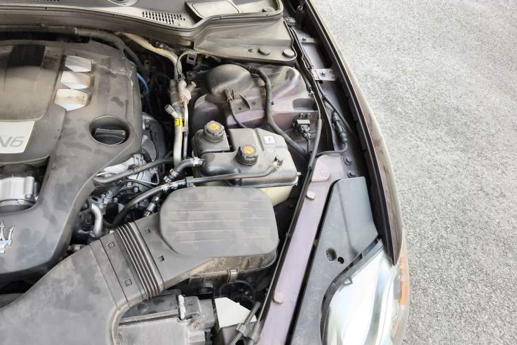 Used Maserati President 2013 3.0T Standard Model Engine Bay Left