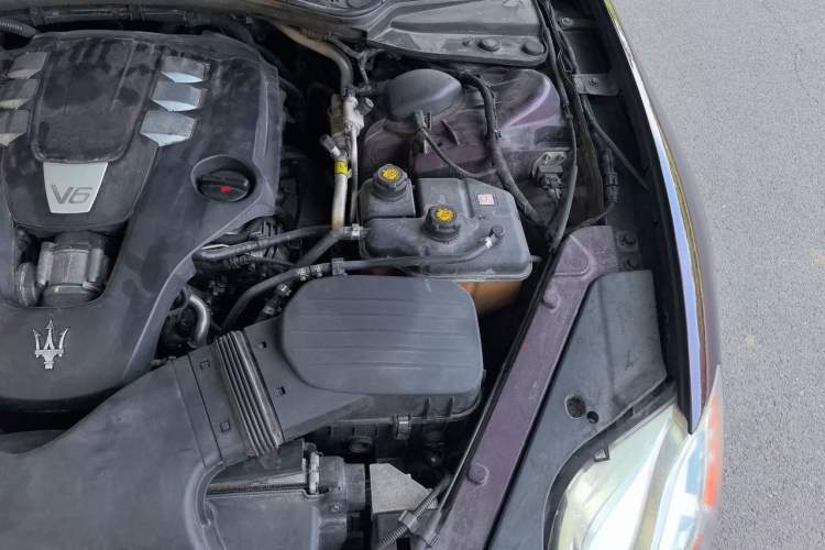Used Maserati President 2013 3.0T Standard Model Engine Bay Left