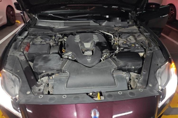 Used Maserati President 2013 3.0T Standard Model Engine Bay