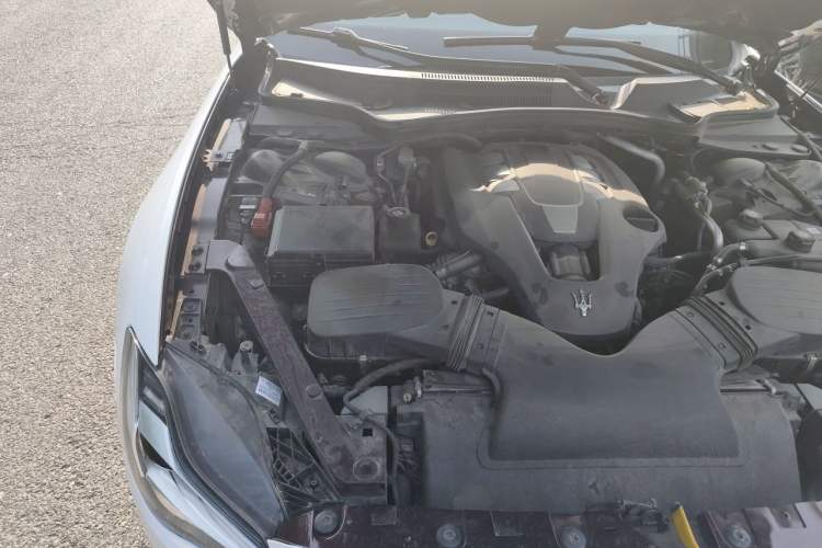 Used Maserati President 2013 3.0T Standard Model Engine Bay Right