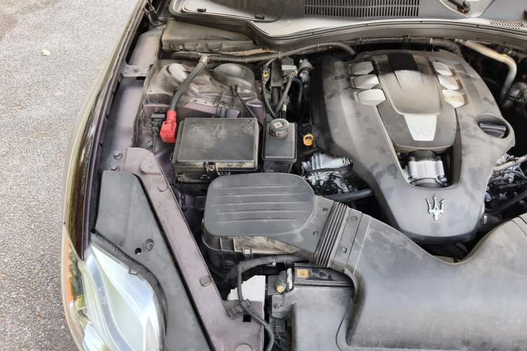 Used Maserati President 2013 3.0T Standard Model Engine Bay Right