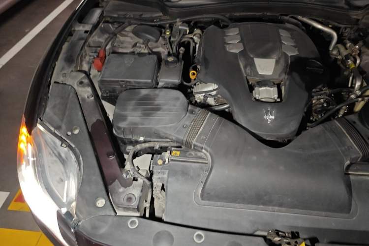 Used Maserati President 2013 3.0T Standard Model Engine Bay Right