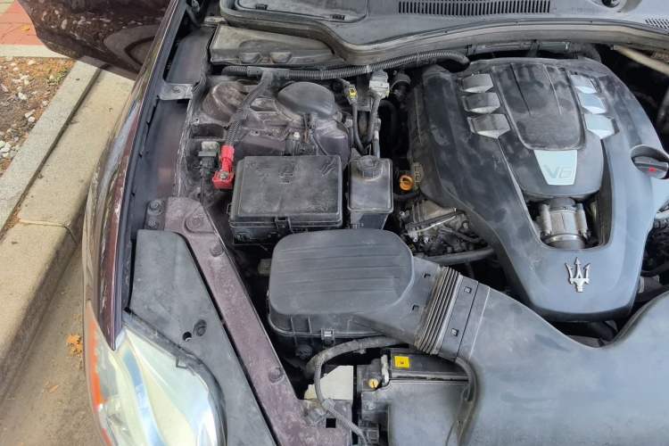 Used Maserati President 2013 3.0T Standard Model Engine Bay Right