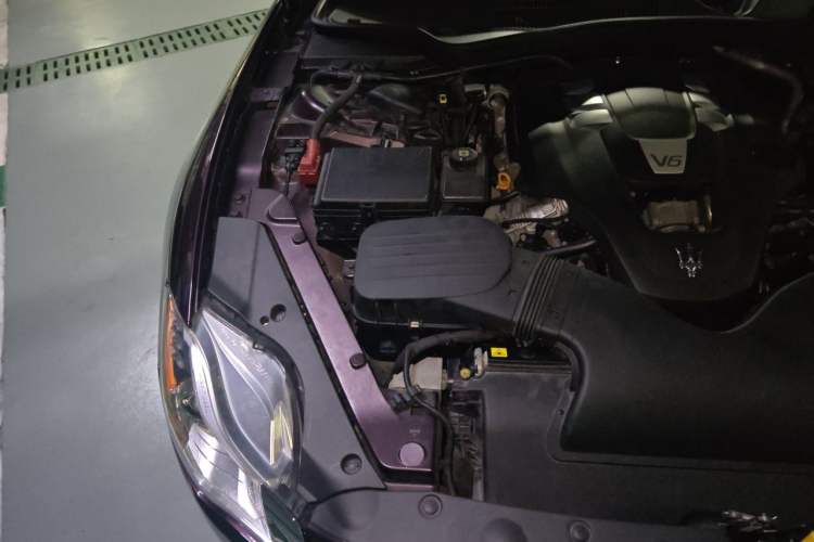 Used Maserati President 2013 3.0T Standard Model Engine Bay Right