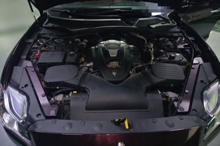 Used Maserati President 2013 3.0T Standard Model Engine Bay