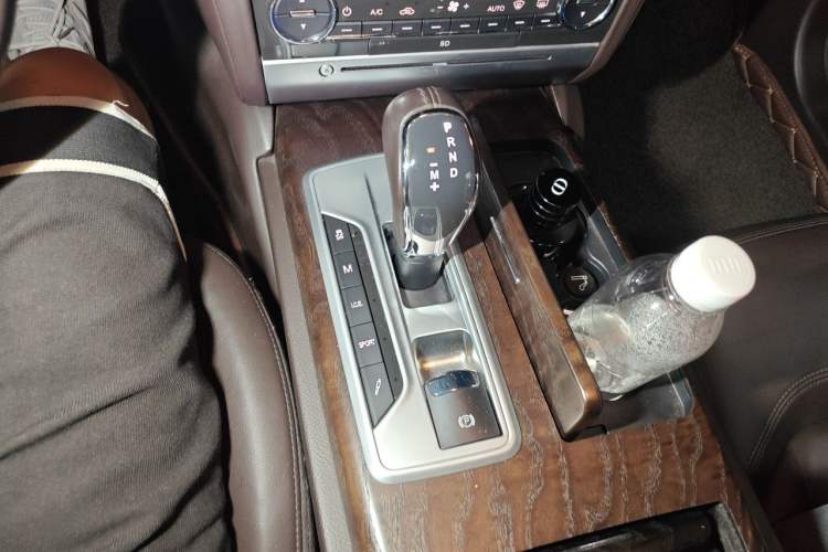 Used Maserati President 2013 3.0T Standard Model Gear Lever