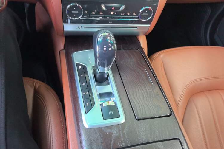 Used Maserati President 2013 3.0T Standard Model Gear Lever