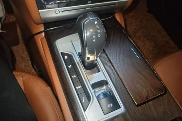 Used Maserati President 2013 3.0T Standard Model Gear Lever
