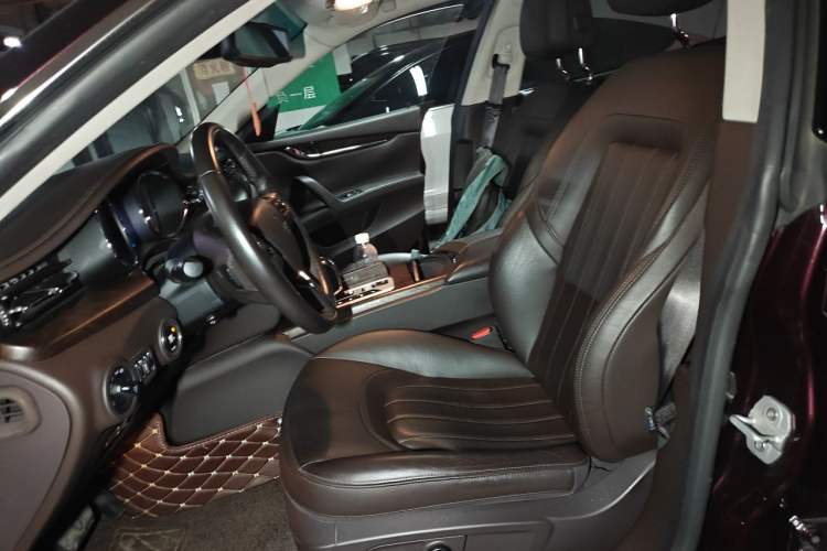 Used Maserati President 2013 3.0T Standard Model Left Front Seat