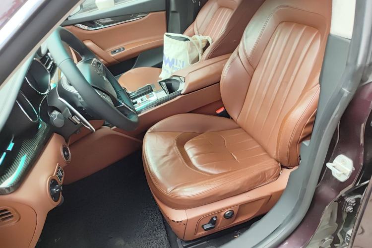 Used Maserati President 2013 3.0T Standard Model Left Front Seat