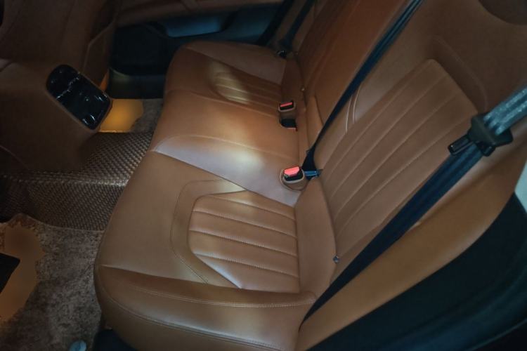 Used Maserati President 2013 3.0T Standard Model Left Rear Seat