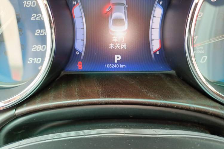 Used Maserati President 2013 3.0T Standard Model Odometer Close Up