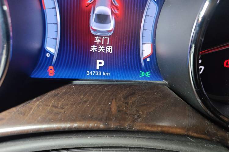 Used Maserati President 2013 3.0T Standard Model Odometer Close Up