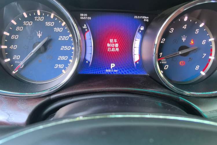 Used Maserati President 2013 3.0T Standard Model Odometer Close Up