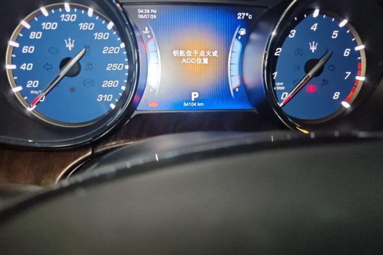 Used Maserati President 2013 3.0T Standard Model Odometer Close Up