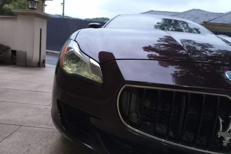 Used Maserati President 2013 3.0T Standard Model Right Front Headlight
