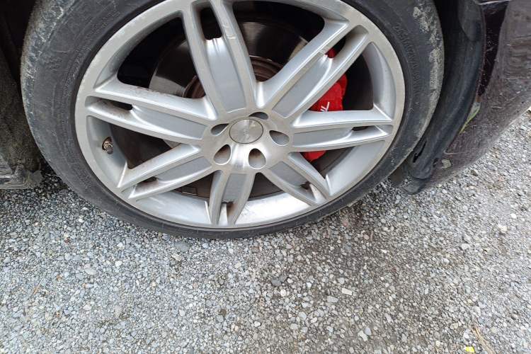 Used Maserati President 2013 3.0T Standard Model Right Front Wheel Hub