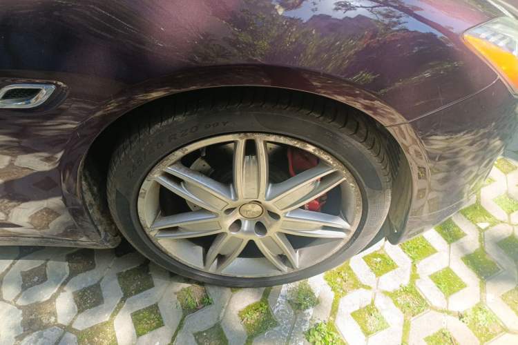 Used Maserati President 2013 3.0T Standard Model Right Front Wheel Hub