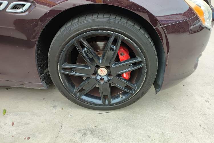 Used Maserati President 2013 3.0T Standard Model Right Front Wheel Hub