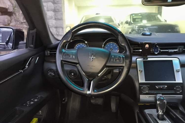 Used Maserati President 2013 3.0T Standard Model Steering Wheel