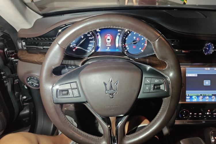 Used Maserati President 2013 3.0T Standard Model Steering Wheel