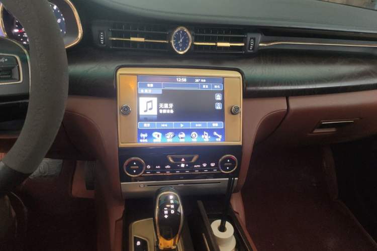 Used Maserati President 2013 3.0T Standard Model Audio And AC Panel