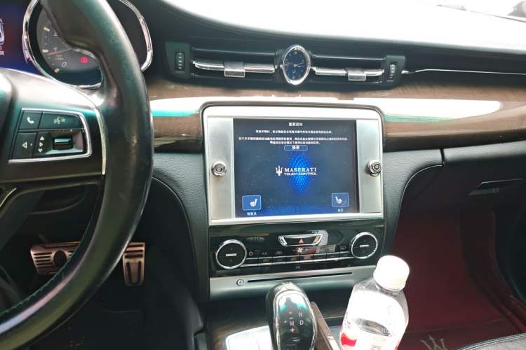 Used Maserati President 2013 3.0T Standard Model Audio And AC Panel