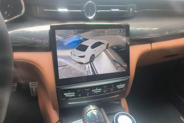 Used Maserati President 2013 3.0T Standard Model Audio And AC Panel