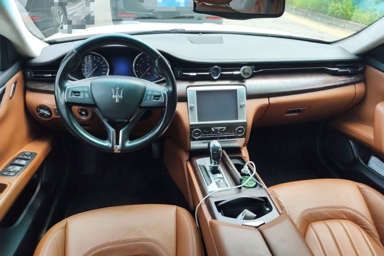 Used Maserati President 2013 3.0T Standard Model Center Console