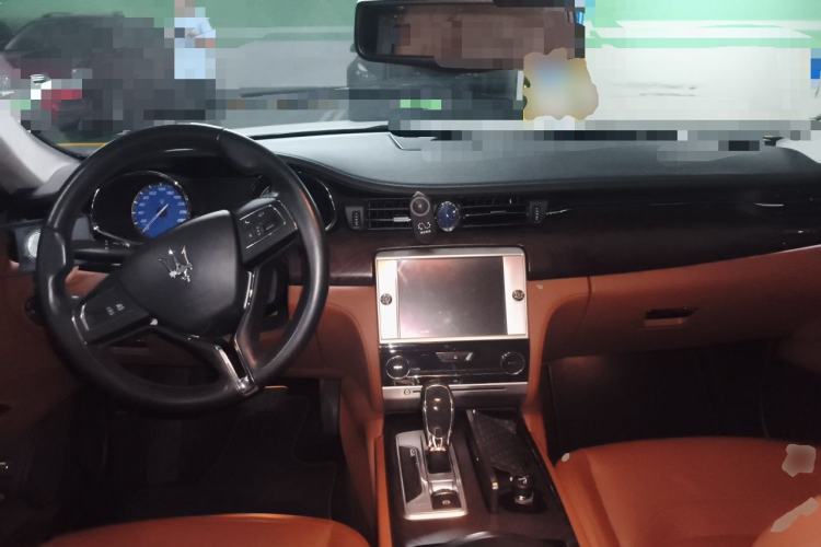 Used Maserati President 2013 3.0T Standard Model Center Console